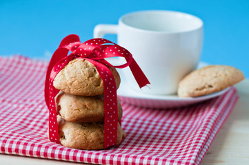 oatmeal cookies and tea