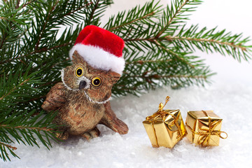toy owl and Christmas gifts