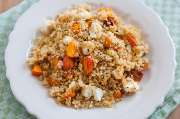 Couscous Salat mit Hokkaido Kürbis und Feta Käse