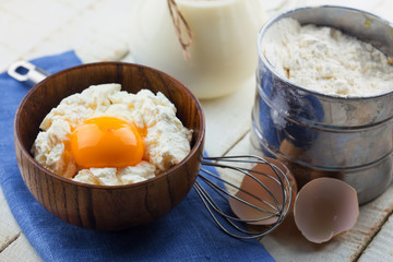 Cottage cheese, egg, flour.