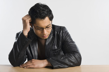 Obraz premium Close-up of a man thinking