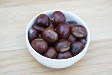 ciotola di castagne