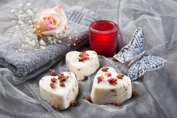 Badepralinen in Herzform