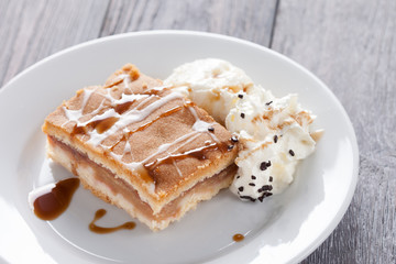 Apple pie with icecream