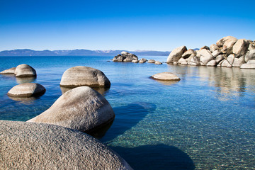 Bloc dans le lac Tahoe