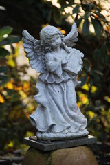 Fototapeta premium Friedhofsengel im Herbst