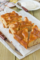 delicious sliced apple pie