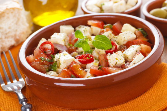 mediterraner Tomatensalat