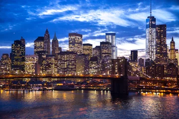 Rolgordijnen New York City Brooklyn Bridge downtown skyline © blvdone