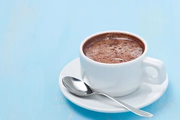 Crédence de cuisine en verre imprimé Chocolat tasse de chocolat chaud et espace pour le texte