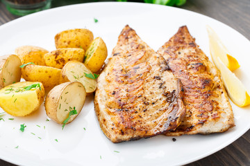 Fried mackerel with baked potato