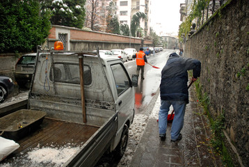 Fototapeta premium man shoveling snow