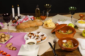 Kussenhoes Festive Hanukkah table © Olaf Speier