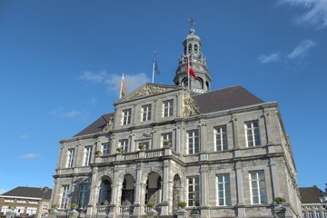 Fototapeta premium Stadhuis aan de markt (Rathaus am Marktplatz) Maastricht