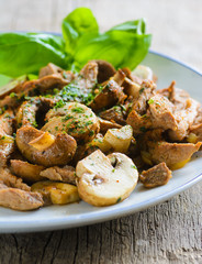 Schweingeschnetzeltes mit Champignons