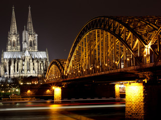 Kölner Dom bei Nacht