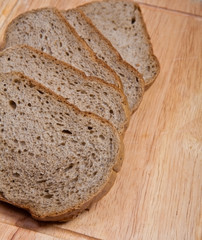 sliced ​​rye bread on a board