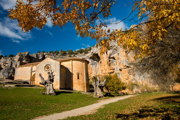 Ermita San Bartolomé. Rio Lobos. Soria. España © AmadeoAV