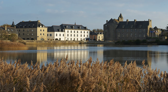 pont l'abb&eacute; en bretagne