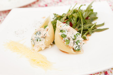 stuffed conchiglioni with chicken