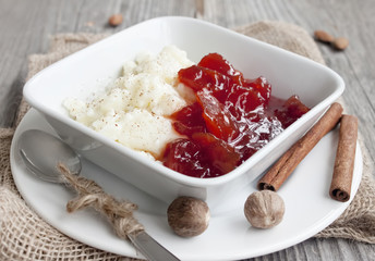 Rice pudding with jam