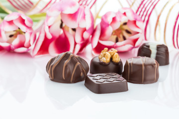 Pralinen mit Tulpen für eine Feier, Karte oder Geburtstag