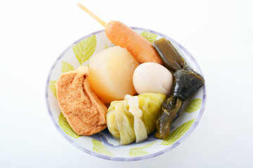 お皿に入れたおでん