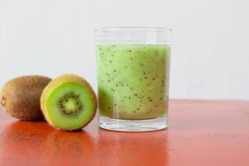 Kiwi smoothie