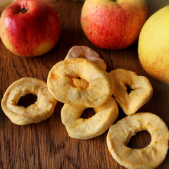 Dried apples