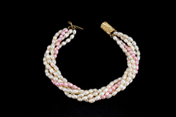 White-rose freshwater pearl armlet