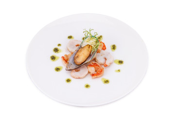 delicious fresh cooked shrimp and mussel prepared to eat