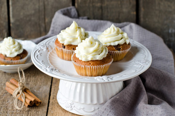 Cupcakes with cream cheese