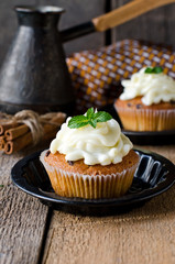 Cupcakes with cream cheese