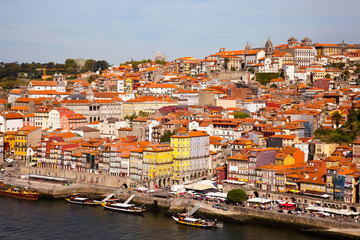 Fototapeta na wymiar hill with old town of Porto and river Douro, Portugal