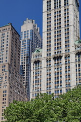 Fototapeta premium New York. Immeubles et ciel bleu.