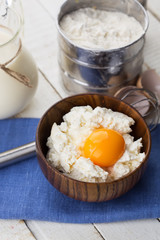 Cottage cheese, egg, flour.