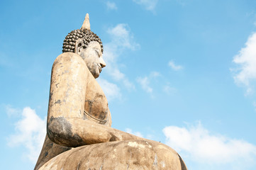 Fototapeta premium Ancient buddha statue