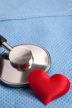 stetoscopio e cuore