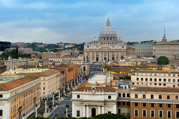 Fototapeta na wymiar the view from Castel Sant'Angelo towards Vatican City, Rome