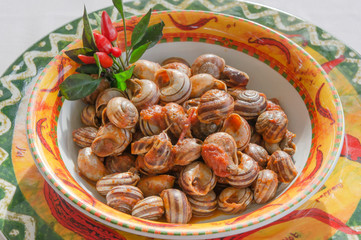 cooked snails in tomato sauce