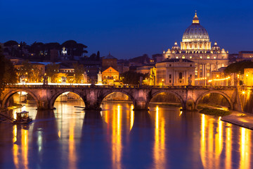 Obraz na płótnie Canvas Nocny widok na katedrę Świętego Piotra w Rzymie, Włochy