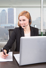 Businesswoman customer service - 58542952