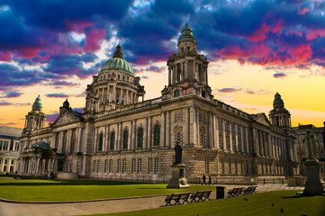 Sunset Image of City Hall, Belfast Northern Ireland - obrazy, fototapety, plakaty