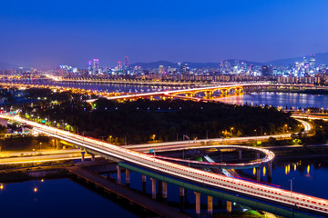 Fototapeta na wymiar Autostrady w mieście Seul