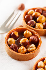 Nut tarts with caramel