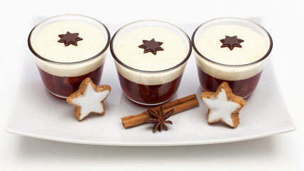 Weihnachtliches Dessert mit Sternen