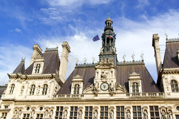 Fototapeta na wymiar Hotel de Ville de Paris (City Hall) in summer