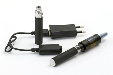 Elektronische Zigarette mit Zubehoer