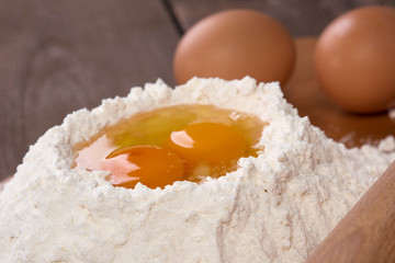 Ingredienti per pasta all'uovo fatta in casa