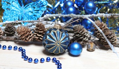 weihnachtsdekoration in blau